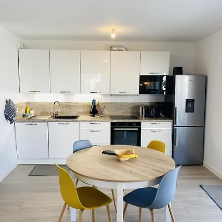 Hemisphere - Balcon, Ascenseur, Parking - D12 Apartment *